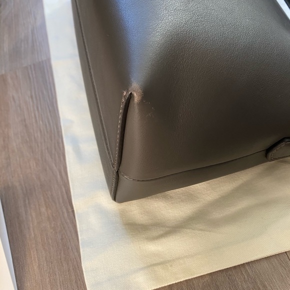 FENDI. Small Boston bag in soft Coal calfskin - Picture 4 of 8